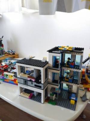 リビングがおもちゃで散らかる問題が解決！親子に思わぬ変化が