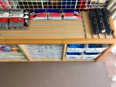 【片づけ】プラレールが100均の意外なグッズでスッキリ