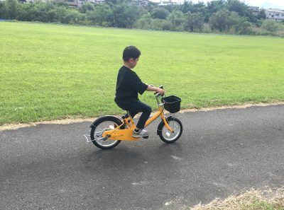 怖くて自転車に乗れない！ビビリな小1息子がペダルをこぎ出せたのは