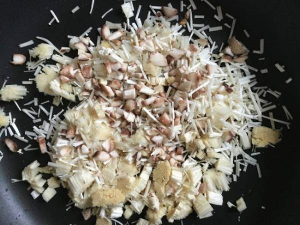 秋冬大活躍のキノコをダメにしない保存法と大量消費レシピ