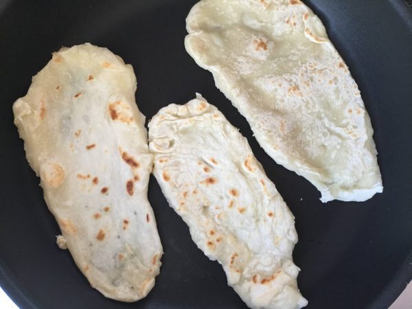 ナンもパエリアも！BBQにフライパンを持っていくとよい理由