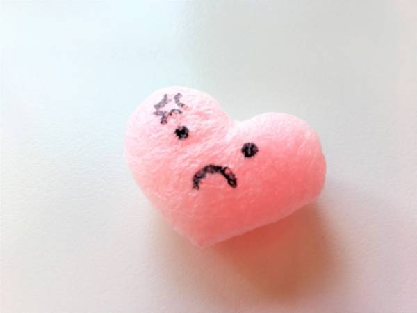 人前ではダメ！あなたのしかり方が自尊心を傷つけている