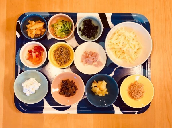 何のっけてもおいしい！失敗なしで盛り上がる餃子の皮ピザ