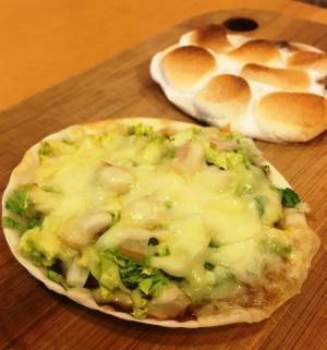 何のっけてもおいしい！失敗なしで盛り上がる餃子の皮ピザ