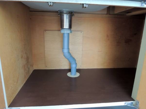 絶対やめて！シンクに熱湯を流すのがNGなワケ