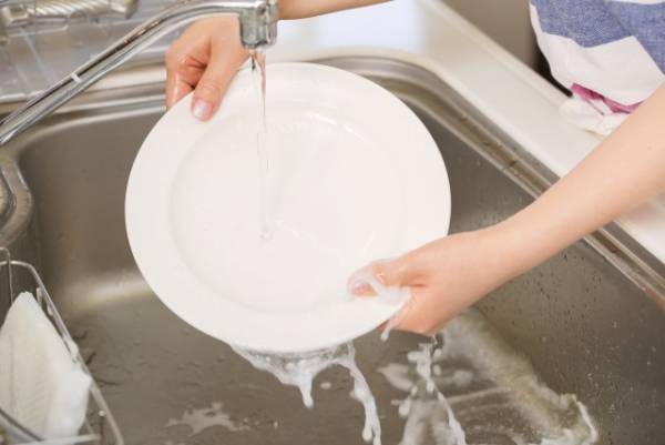 絶対やめて！シンクに熱湯を流すのがNGなワケ