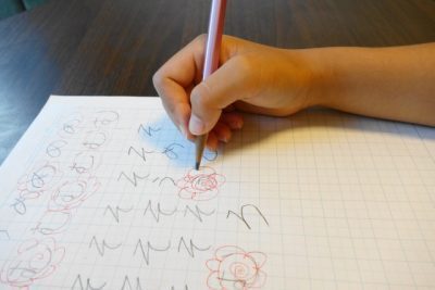 春から小学生なのに読み書きできない！今からできることは？