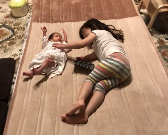 これって赤ちゃん返り!?4歳の娘と毎晩「GOOD&NEW」を始めてみて