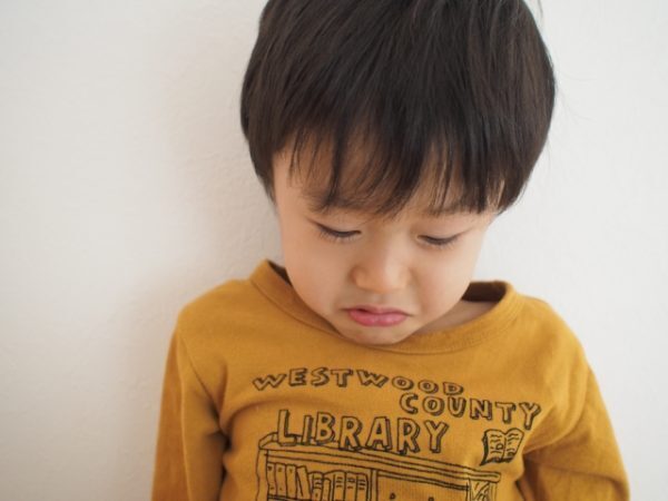 たたく、噛みつく、ひっかく…子どもトラブル7例とそれぞれの対応