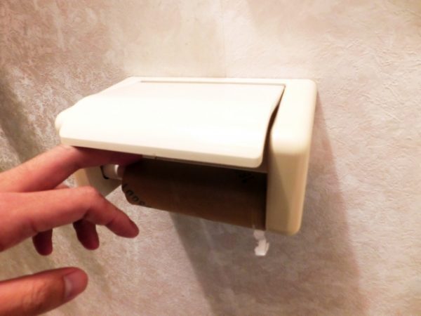 理解不能な夫の行動…「新しいものに変えて」「すぐ捨てて」「閉めて」