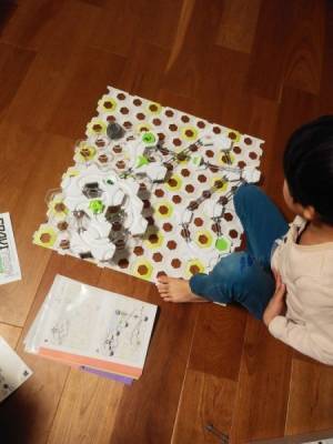 小学生が夢中で遊ぶ最強おもちゃ3選！頭脳と手先をフル稼働