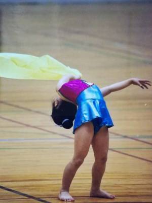 3歳で内斜視と診断された娘。悲観する母をよそに娘はたくましく成長し…