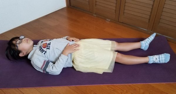 子どもの体幹を鍛えたい！今すぐ親子でできるキッズヨガ