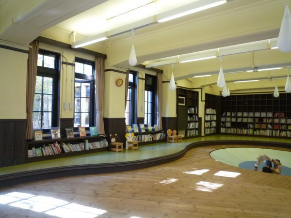 絵本専門士が教える！一度は行きたい絵本だらけの図書館