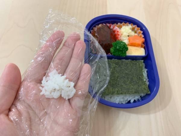 「小さく握る」だけ！こんなにかわいいお弁当ができた