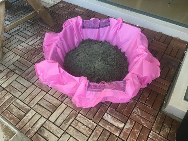 おうち時間充実 ベランダ砂場 すぐできる作り方と注意していること 21年3月5日 ウーマンエキサイト 1 2