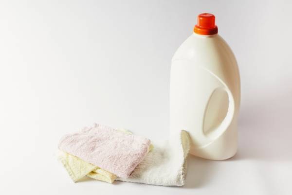 カビ防止に柔軟剤入りの水が効く!?今すぐできることと掃除のコツ