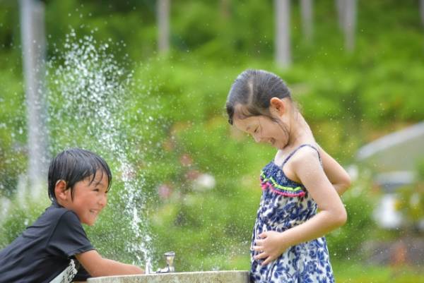 今季おすすめ「水鉄砲」はコレ！暑い日は水遊びを楽しもう