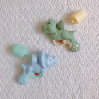 今季おすすめ「水鉄砲」はコレ！暑い日は水遊びを楽しもう
