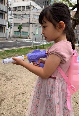 今季おすすめ「水鉄砲」はコレ！暑い日は水遊びを楽しもう