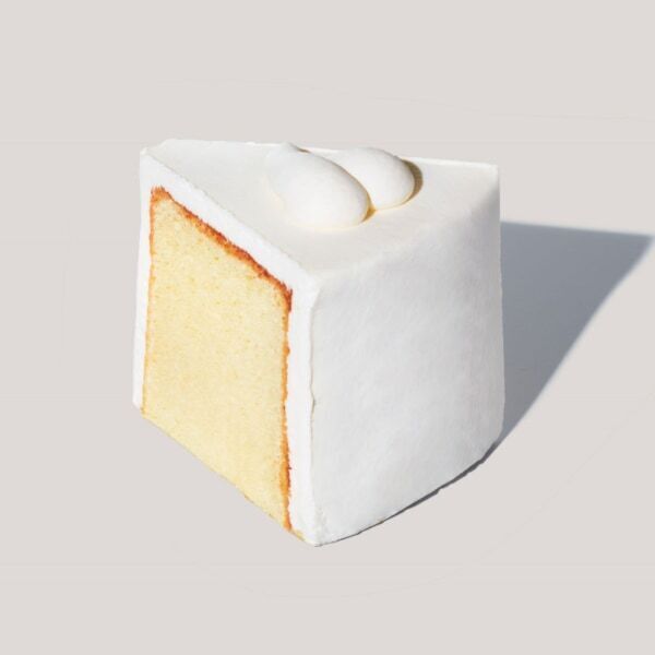 スターバックスから白桃のゴロゴロ感が堪能できるケーキなど夏の新作が登場！