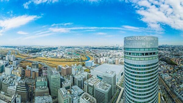絶景と一緒に楽しむ。新横浜エリアで空に一番近いバーラウンジに「天空のクリームソーダ」が登場