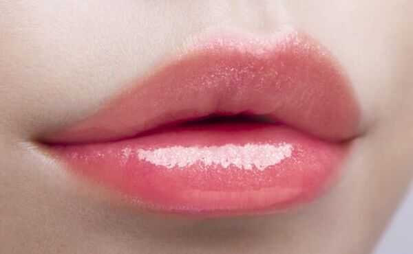 紅色、桜色、唇からしあわせこぼれる。パラドゥ「桜お守りリップ」の限定品発売