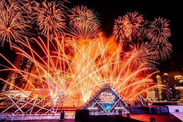 お台場で日本発の花火エンターテインメント「STAR ISLAND 2024」開催！　50,000発の花火に幻想的なパフォーマンス