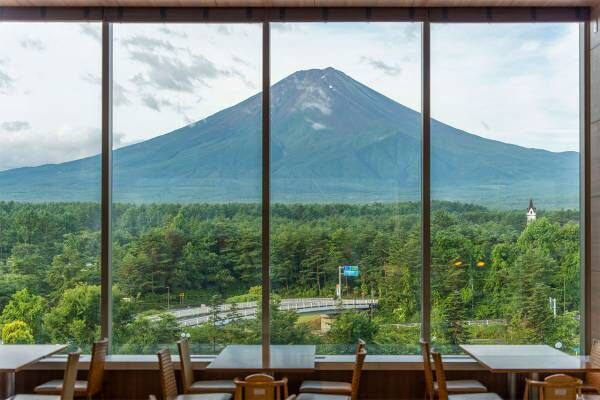 富士山が目の前に！　『リサとガスパール』ルームに泊まる「山梨フォトジェニ旅」