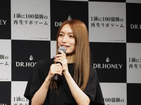 エクソソームとNMNを配合した新ヘアケアブランド「DR.HONEY」誕生。 後藤真希、ヘアケアのこだわりは？