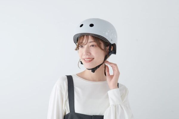 普段着コーデに合わせやすい。自転車ヘルメット「MEET」誕生