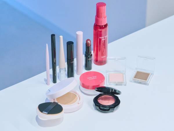 大人でも怖くない！　ホリデーシーズンにぴったりなグリッターメイクのコツをプロに聞いてみた