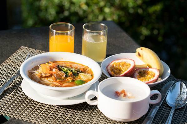 ガジュマルの木が寺院をのみこむ!?　カンボジアで400年以上放置された都が圧巻だった