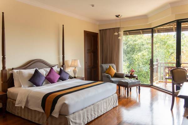 ガジュマルの木が寺院をのみこむ!?　カンボジアで400年以上放置された都が圧巻だった