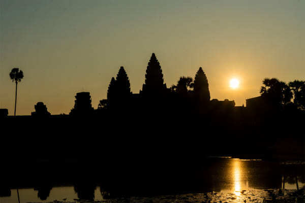 いいことありそう……。新年にアンコールワットで“一生忘れられない”朝日鑑賞