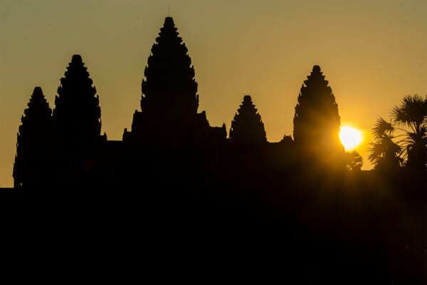 いいことありそう……。新年にアンコールワットで“一生忘れられない”朝日鑑賞