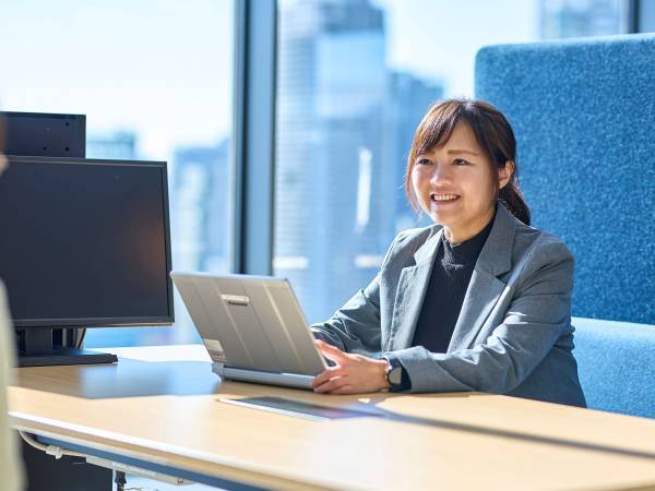 営業、経理、総務……幅広い職種を経験した女性が天職を見つけられた理由は？