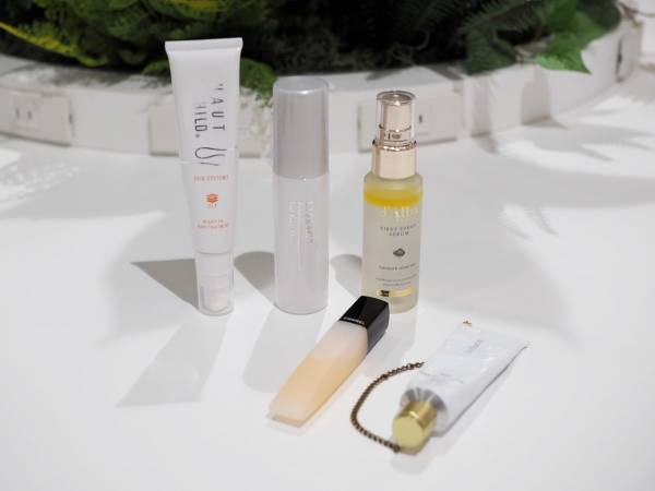 新年はポーチの中身もアップデート！　アラサーコスメオタクが持ち歩く通勤用ポーチ2025年版