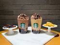【スタバ新作】バレンタインはチョコづくし！　 3つの食感を奏でる「クラシック ショコラ シンフォニー フラペチーノ」の味わいは？