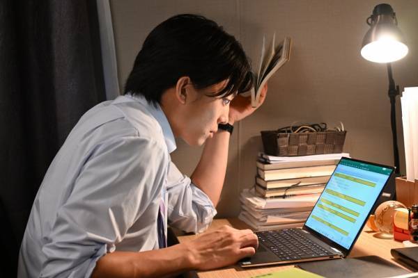 リアルなZ世代たちの群青劇がスタート！　シゴデキ編集者の「リア恋男子」現る【未恋～かくれぼっちたち～＃1】