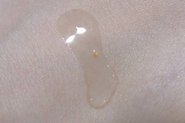 輝く“ハリ蜜肌”へ！　ゲラン「アベイユ ロイヤル」のアイコン、ブースト美容液がリニューアル