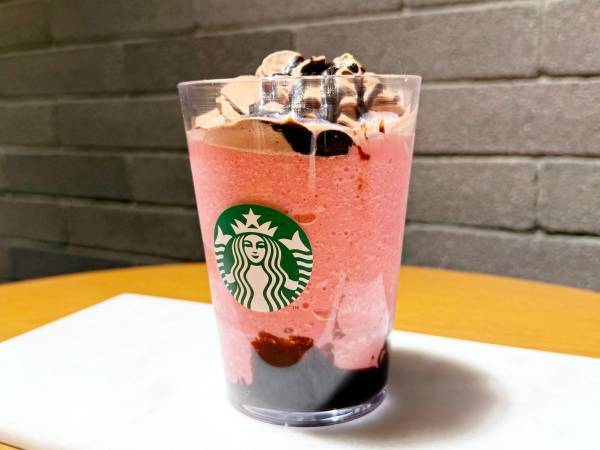 【スタバ新作】バレンタイン第2弾「ルビー ショコラ シンフォニー フラペチーノ」はほんのりベリー感のある爽やかな味わい