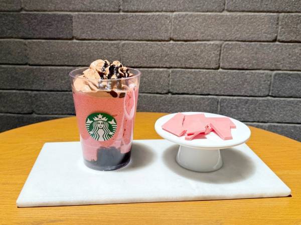 【スタバ新作】バレンタイン第2弾「ルビー ショコラ シンフォニー フラペチーノ」はほんのりベリー感のある爽やかな味わい