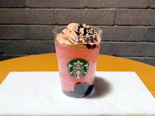 【スタバ新作】バレンタイン第2弾「ルビー ショコラ シンフォニー フラペチーノ」はほんのりベリー感のある爽やかな味わい