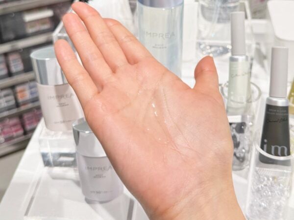 「インプレア」「アイエム」から春の新作が登場！　揺らぎ肌対応の化粧液、眉・まつ毛に使えるカラーマスカラ