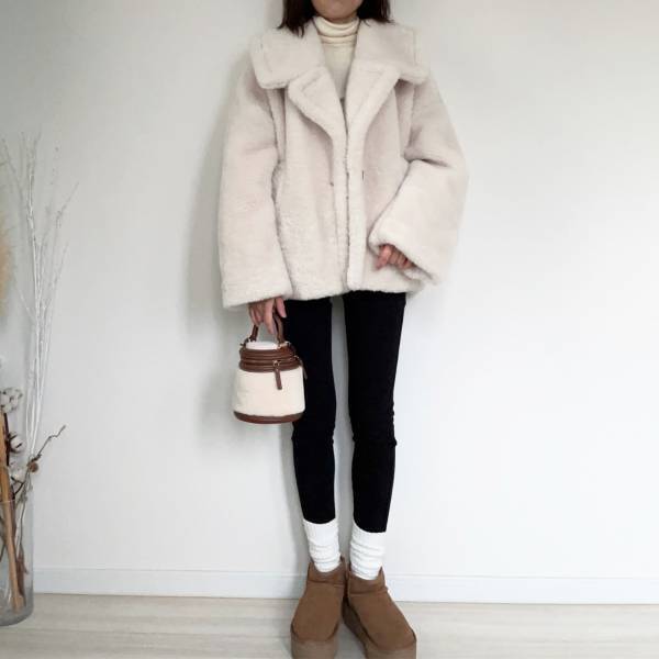 大人気コラボが今年も登場！　ユニクロ×アニヤ・ハインドマーチのアイテムで作る大人女子コーデを紹介