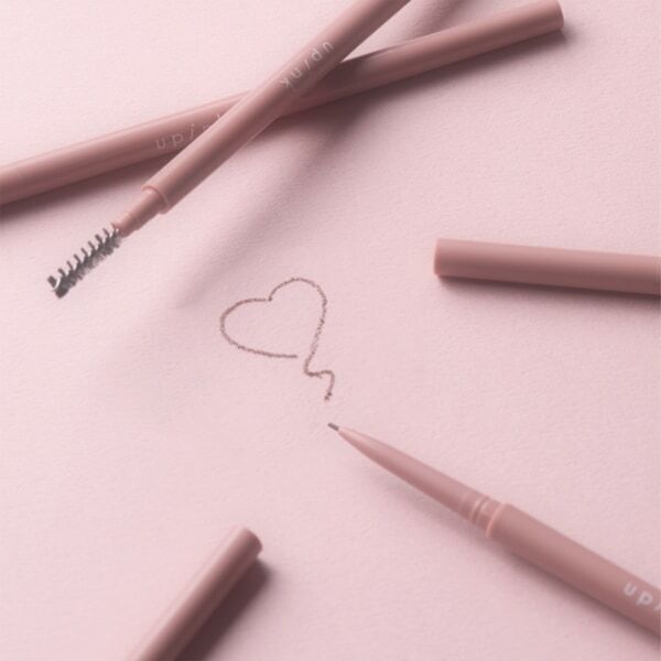 眉＆目元にマルチで使える。柏木由紀「upink」からアイ＆ブロウペンシル登場