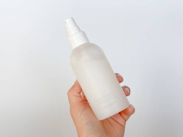 ベスコス受賞のコスメデコルテ「薬用 マイクロバーム ローション」が肌荒れ中に◎　スプレーするだけのお手軽スキンケア