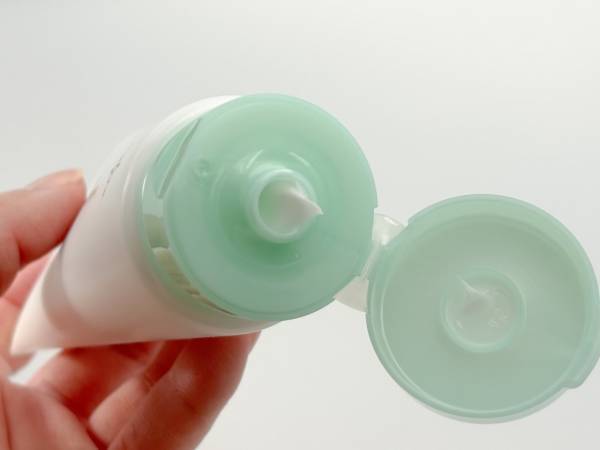 毛穴2大悩み「黒ずみ」「つまり」を“洗うケア”で解決！　冬でも安心して使えるおすすめ洗顔料