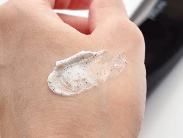 毛穴2大悩み「黒ずみ」「つまり」を“洗うケア”で解決！　冬でも安心して使えるおすすめ洗顔料